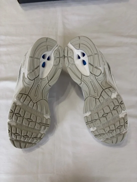 New Balance 530 Metallic Polka Dots White Sneakers WOMENS Size 10 MENS 8.5 NWT - Picture 13 of 16